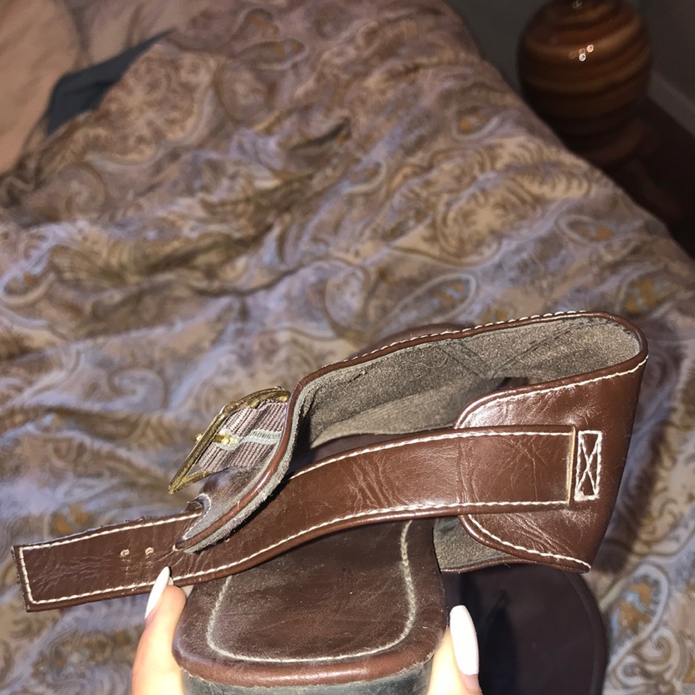Sandals - Picture 2 of 3